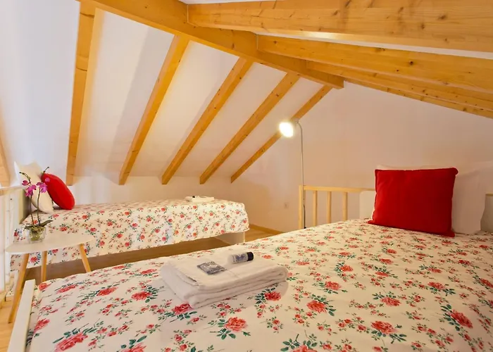 Aposentus - Clerigos Tower View Mezzanine Apartman *